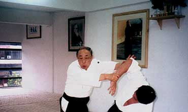 Director of Hombu, Mr.Yonemochi, invited by Academy Aikido Jyuku on 8th June 2002.