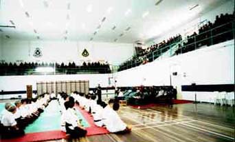 Excited Aikido practitioners awaits Doshu's arrival.